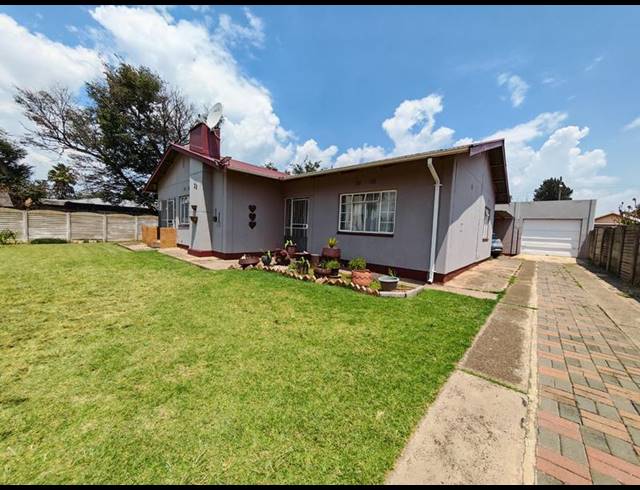 2 BEDROOM HOUSE FOR SALE IN VANDERBIJLPARK SE 1